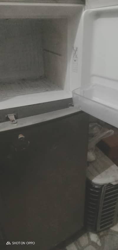 singer Refrigerator used condition working in good