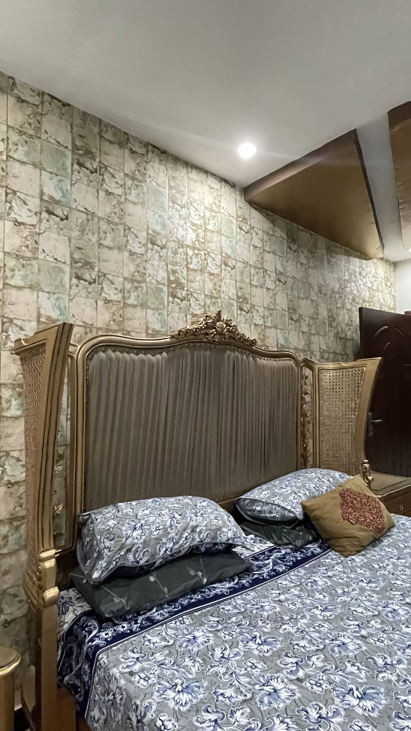 Bed set complete without mattress 1