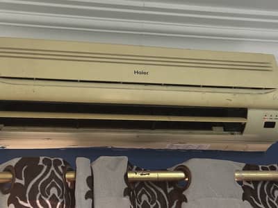 Haier 1 ton non-inverter working perfect