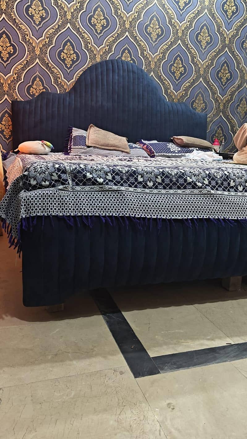 queen bed 2