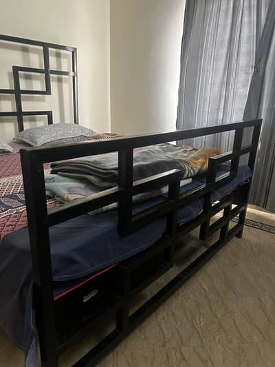 King Size Modern Metal Bed Set with Dressing Table – Like New