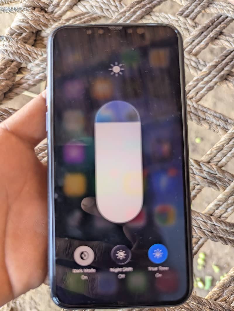 iphone 11 pro 2