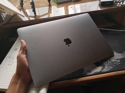 15-Inch MacBook Pro I7 2016 For Sale