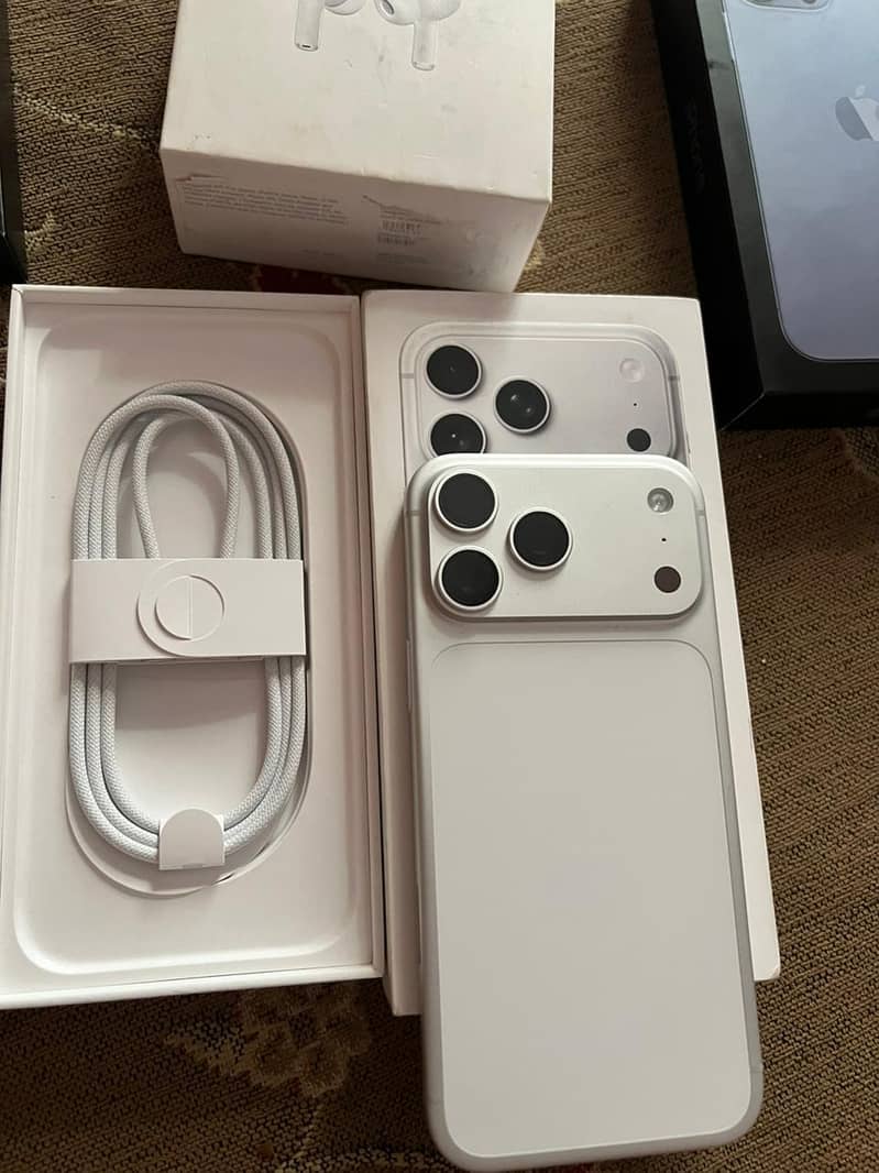 iPhone 17 pro max 1