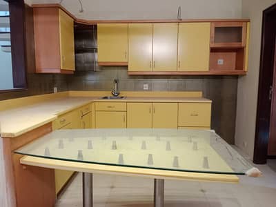 Furnished old house for sale 444 sqyds. Rs. 27 cr.