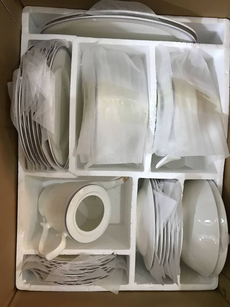 DINNER SET 5