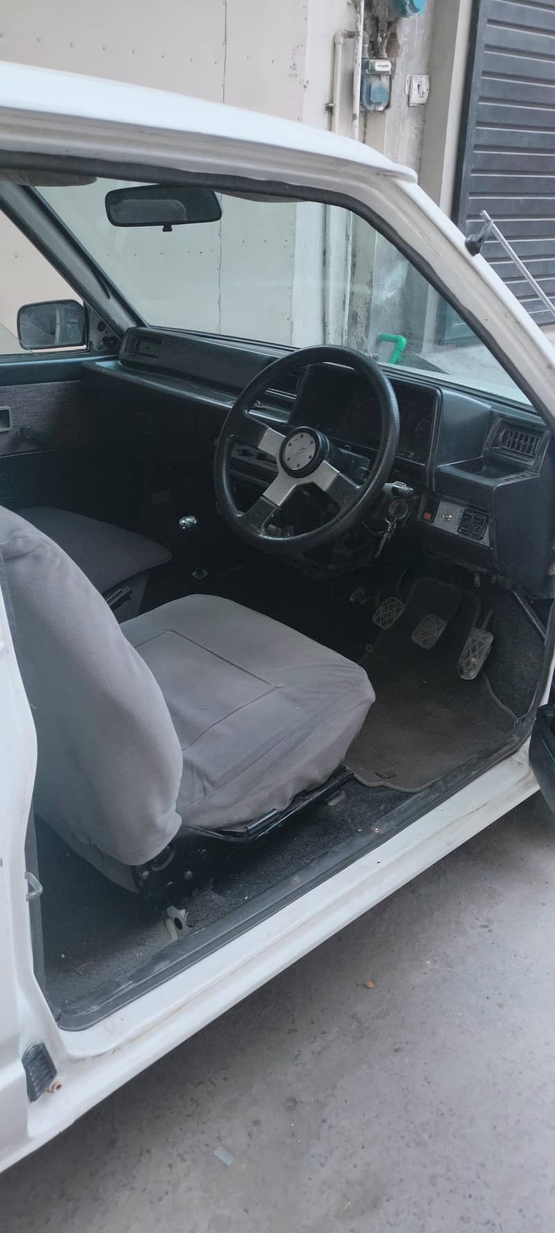 Charade Model 1986 two door 7