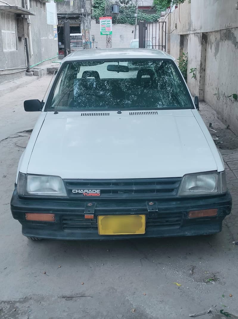 Charade Model 1986 two door 10