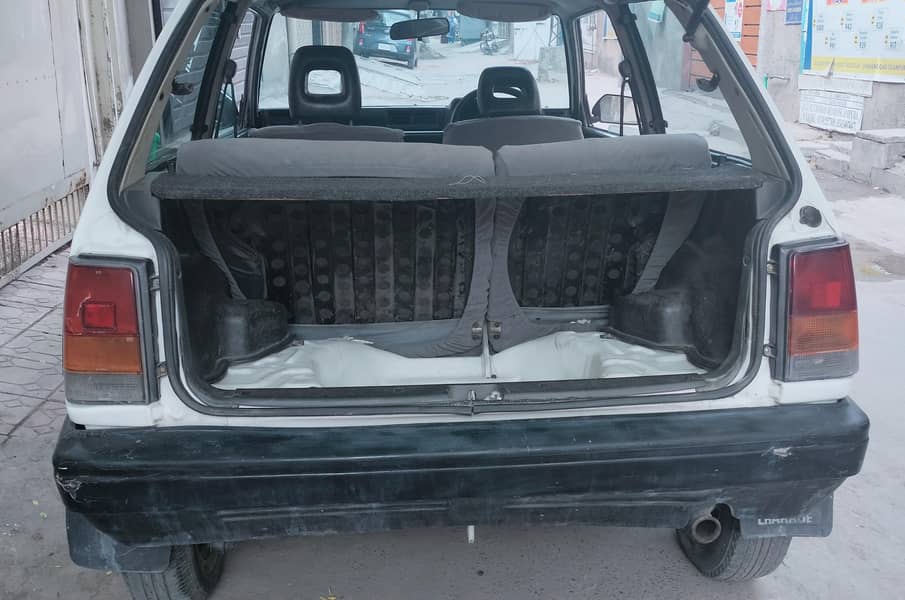 Charade Model 1986 two door 11