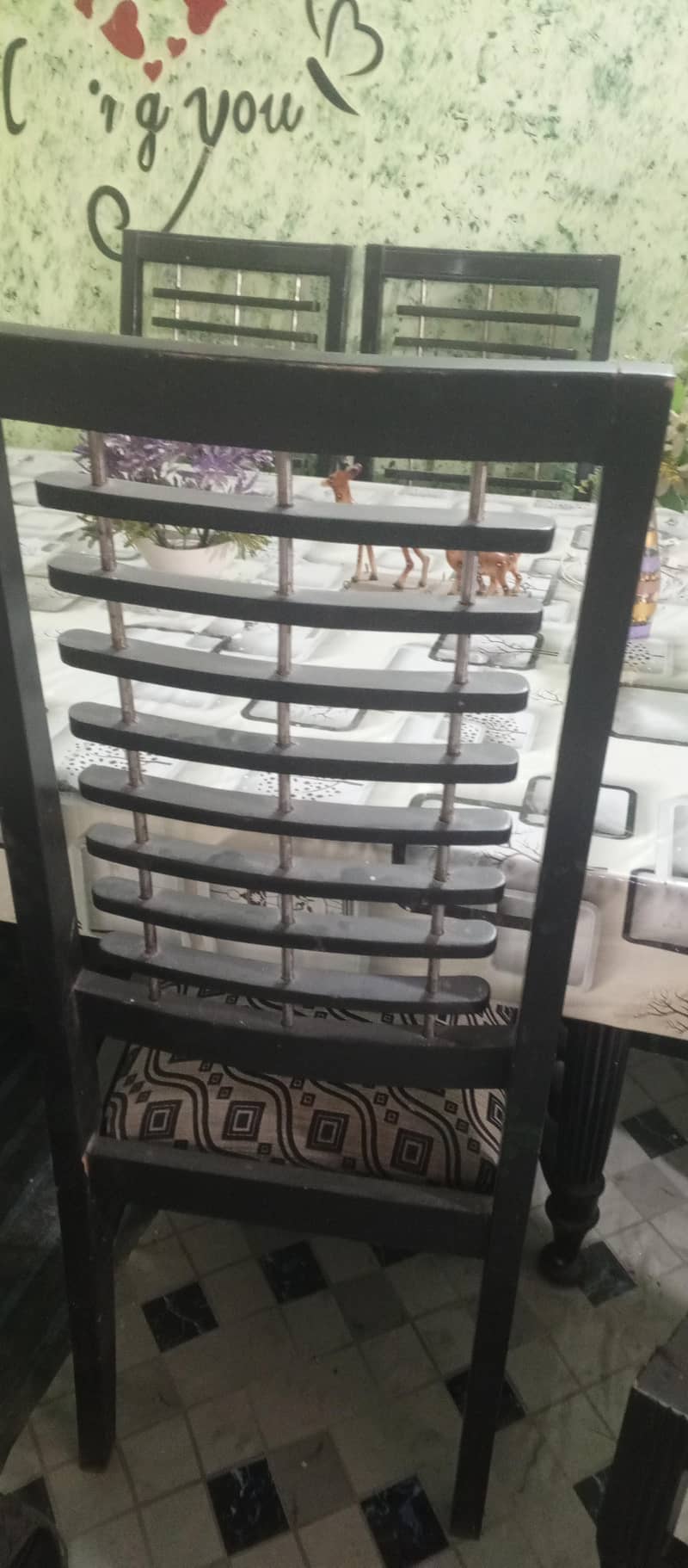 Dinning Table condition 9/10 2
