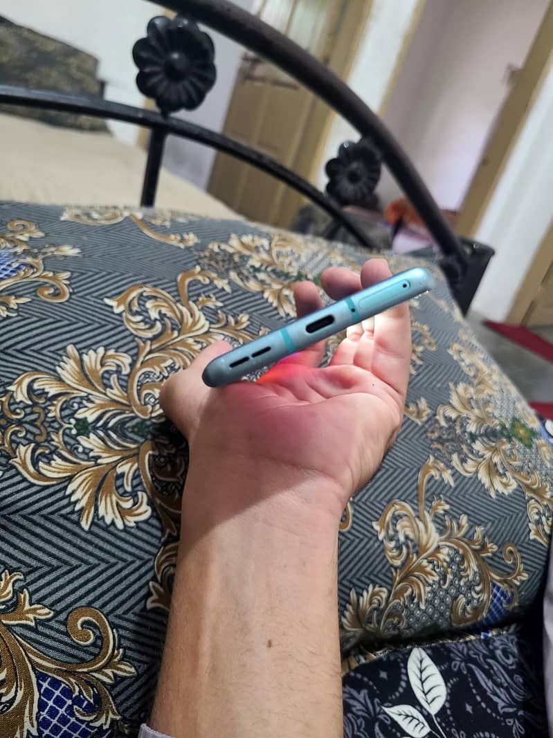 OnePlus 8 5G 2