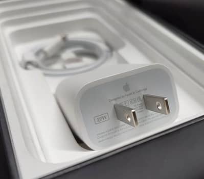 Orignal apple charger adopter  and cable