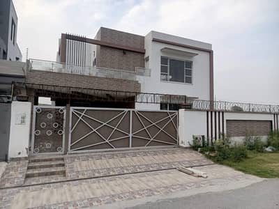 4 Beds 10 Marla Good Location House for Rent in Ex Park View DHA Phase 8 Lahore.