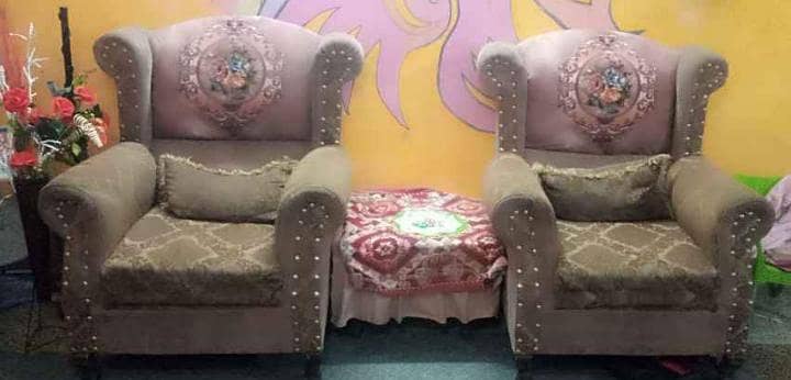 5 seater sofa 0
