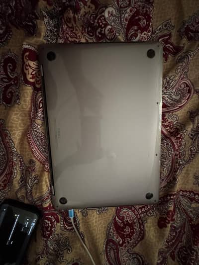 Macbook pro 2020 intel i5 16gb ram 512 Storage