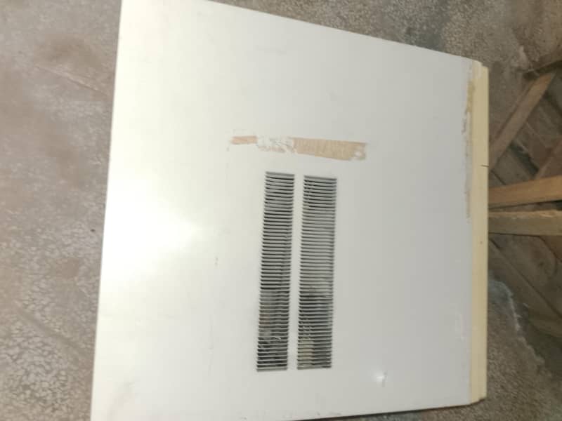window AC 2
