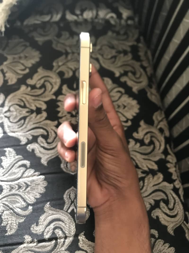 Iphone 12 pro max 2