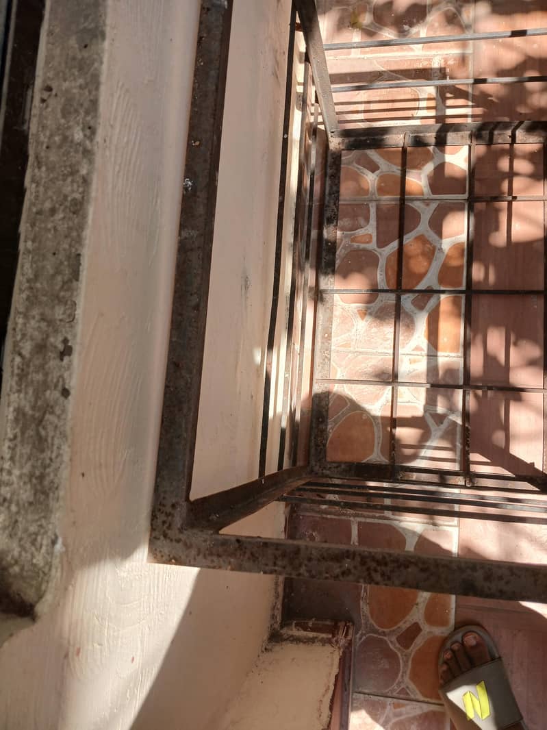 window Ac stand 2