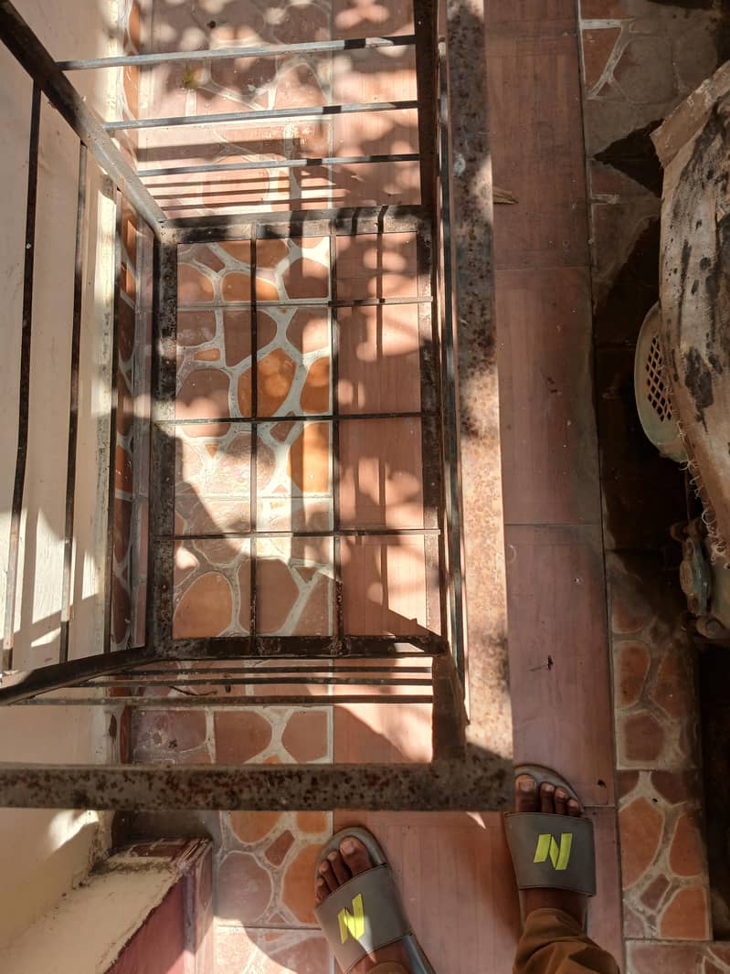 window Ac stand 3