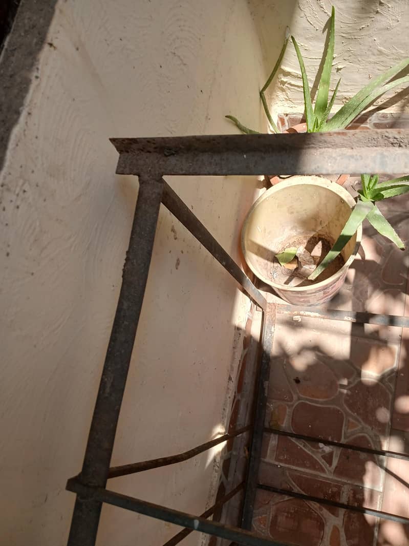 window Ac stand 5