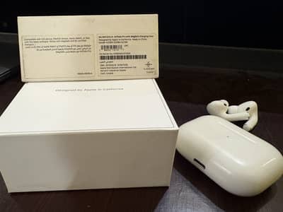 Apple AirPods Pro (Original) with MagSafe Charging Case