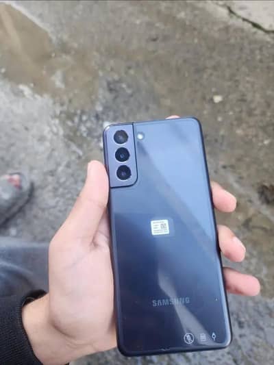Samsung s21 gaming and camera phone exchng possible