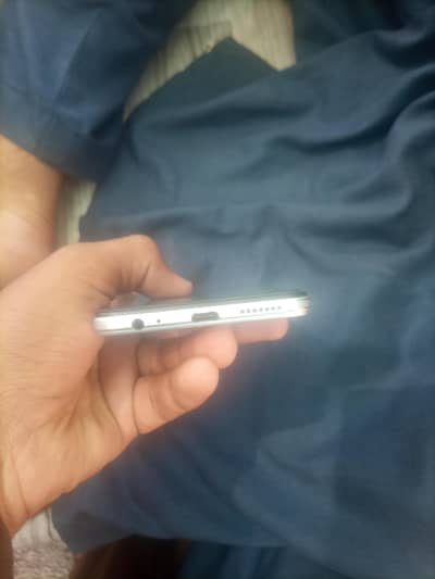 Infinix hot 12