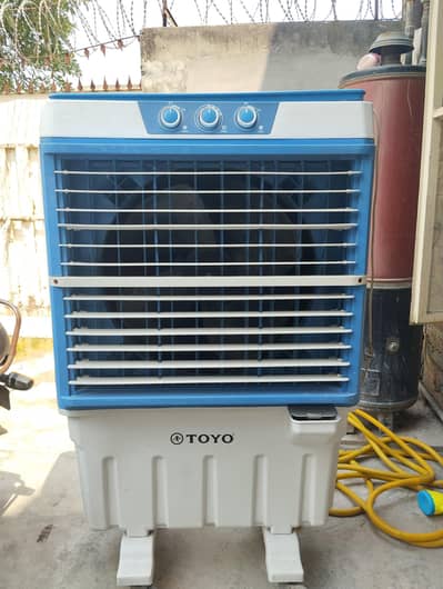 Toyo Full Size Plastic Body Cooler