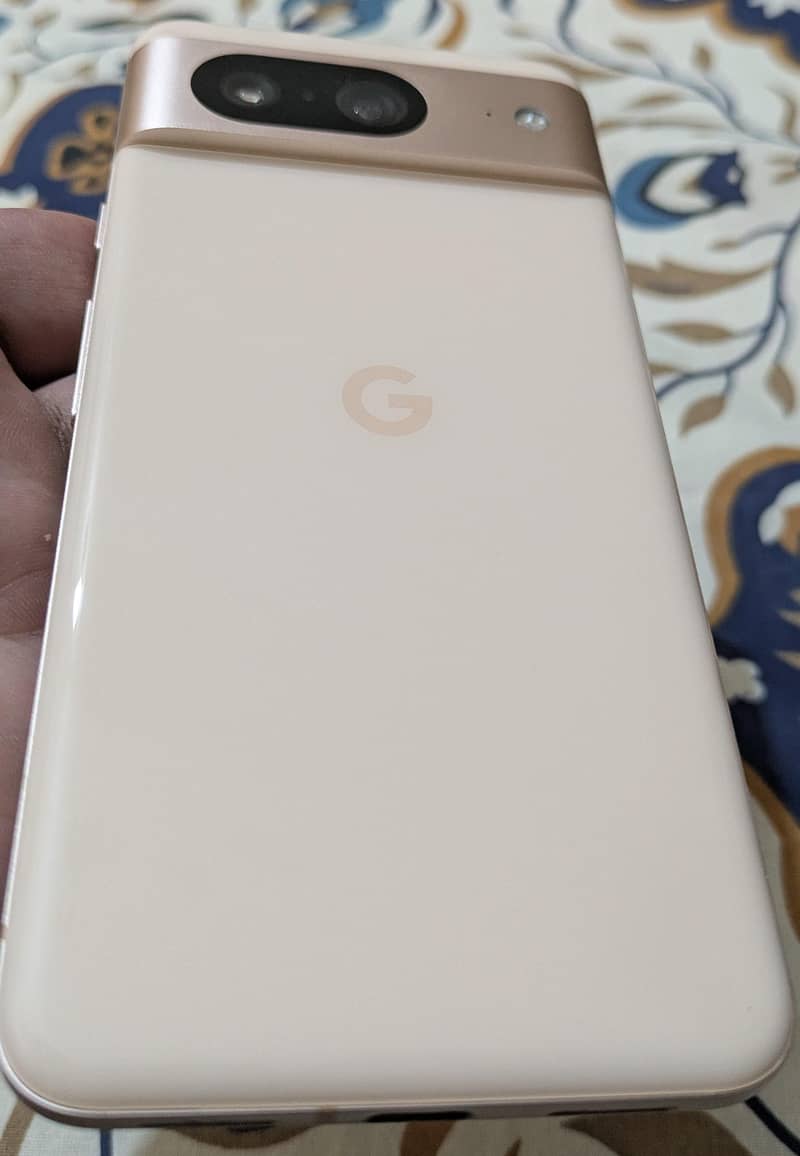 Google Pixel 8 - 10/10 Mint Condition 5