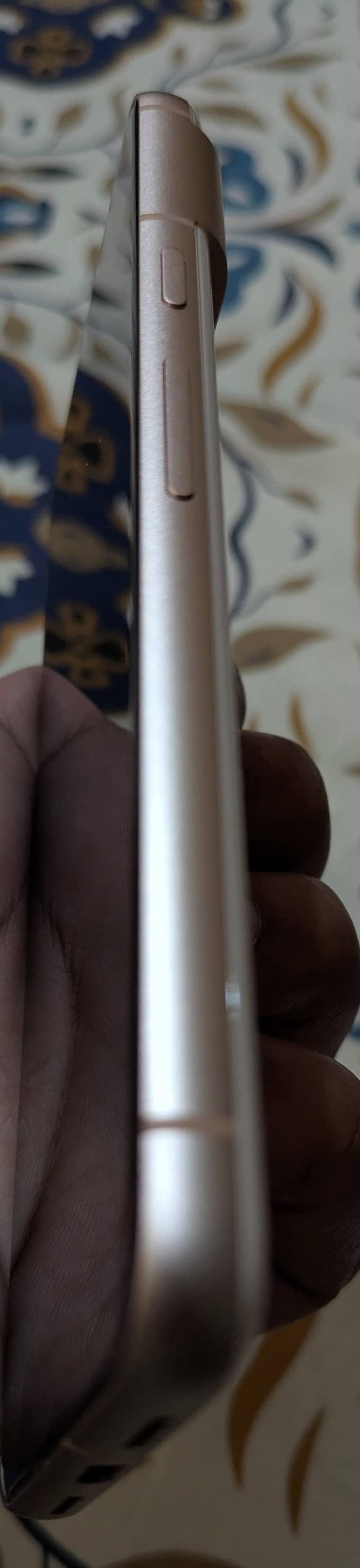 Google Pixel 8 - 10/10 Mint Condition 6