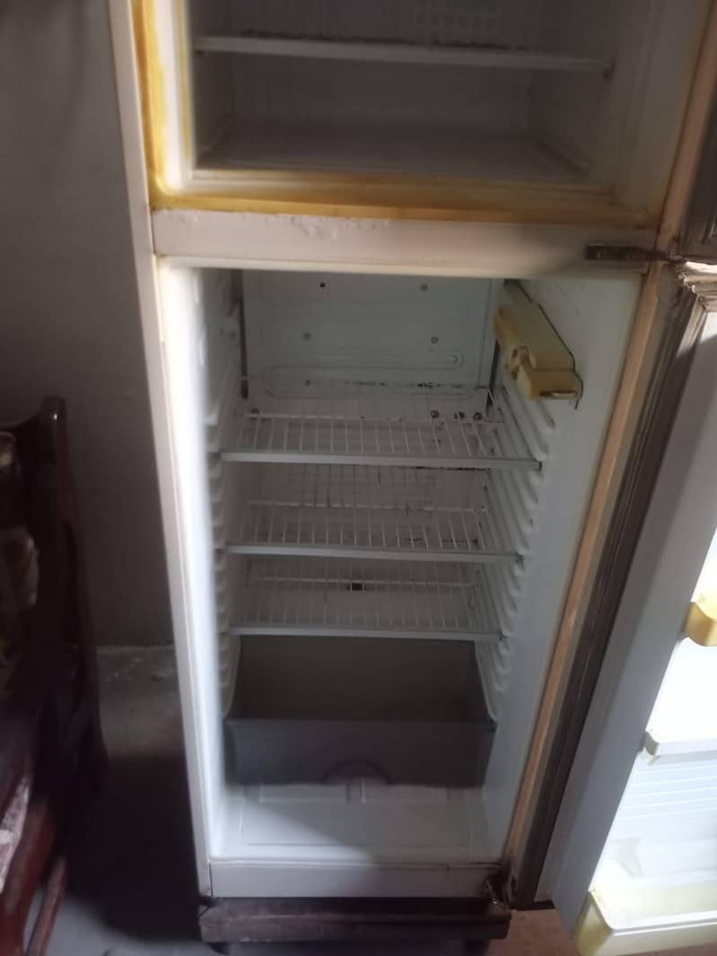 refrigerator 3
