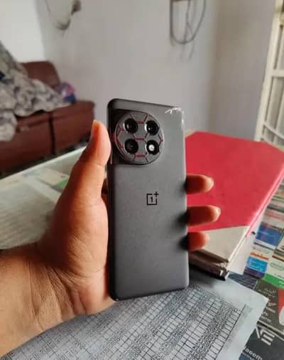 ONEPLUS 11 5G 16/256 EXCHANGE POSSIBLE