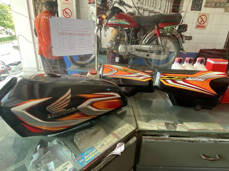 2022 model black 4