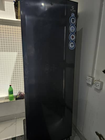 PEL Vertical Deep Freezer 9/10 Condition Perfect Cooling