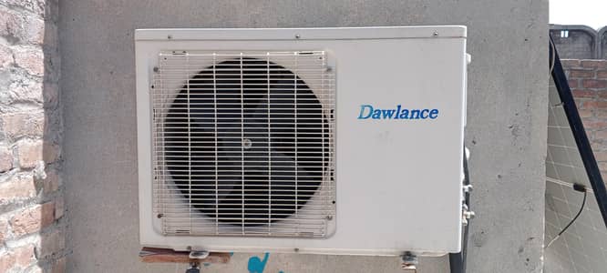 Dawlance 1.5 ton split AC urgent sale