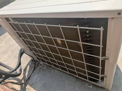 10/10 condition ac a year used