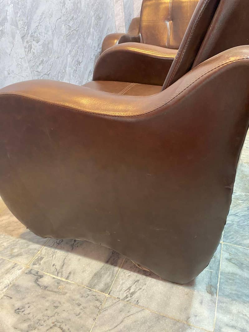 leather sofa 0