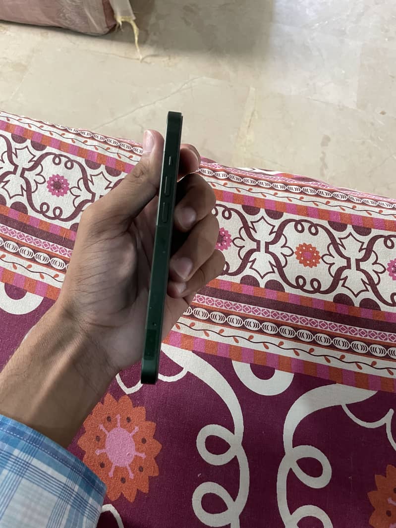 iPhone 13 2