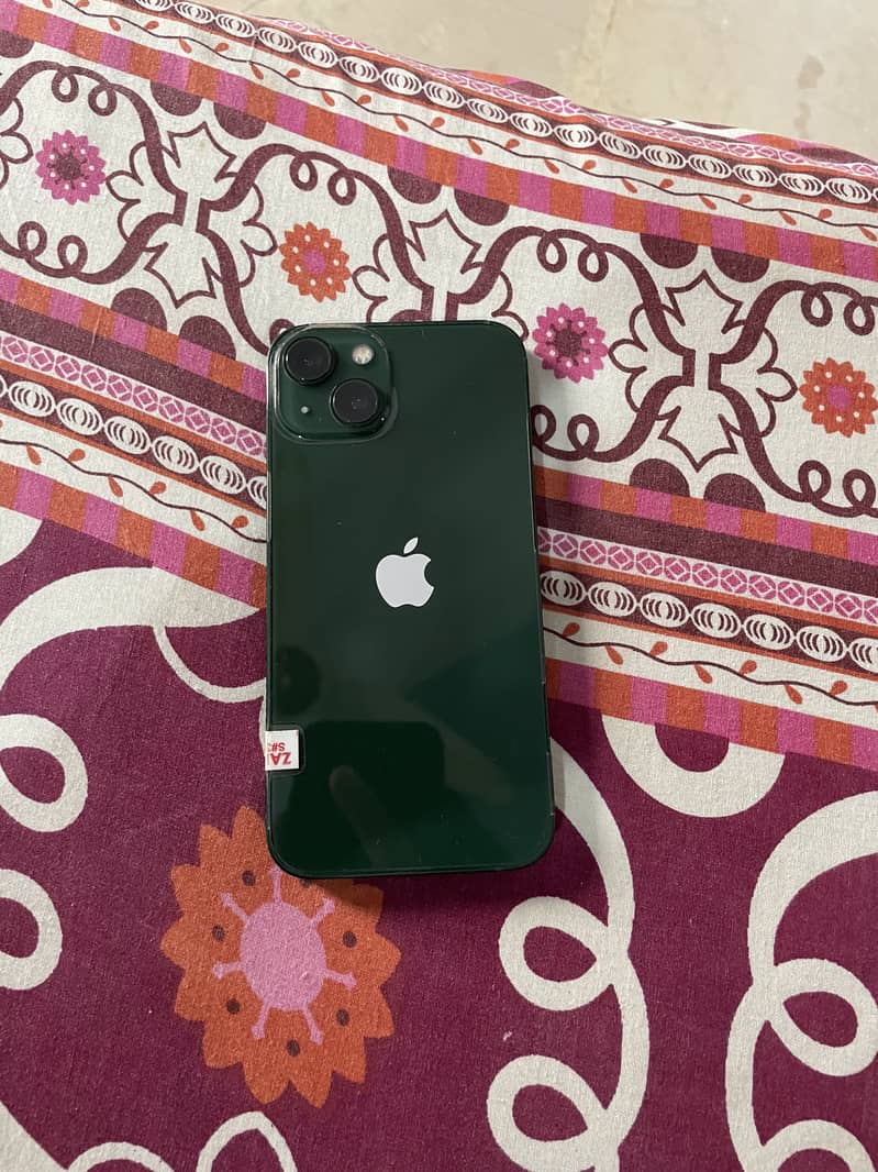 iPhone 13 4