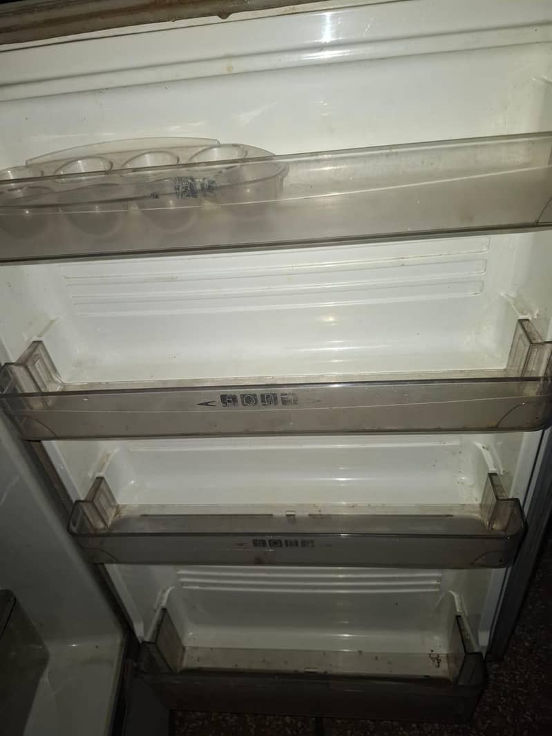 refrigerator 0