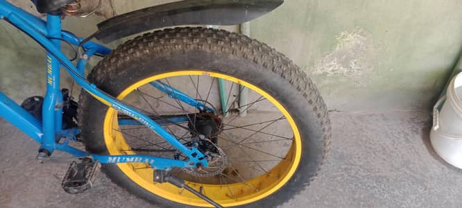 very good condition 10/9 Whatsapp number 03149389224