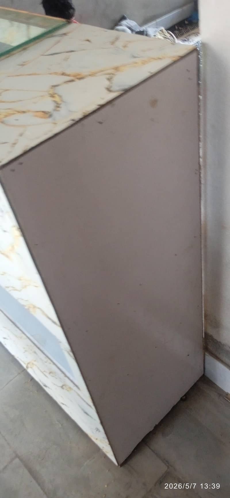 10/10 condition Shop Counter 1