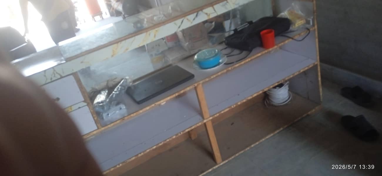 10/10 condition Shop Counter 2