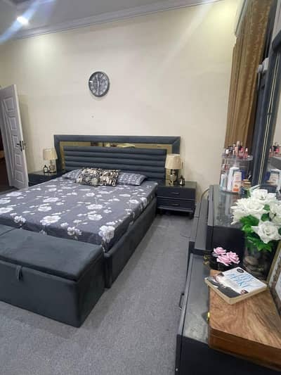 wooden bed set