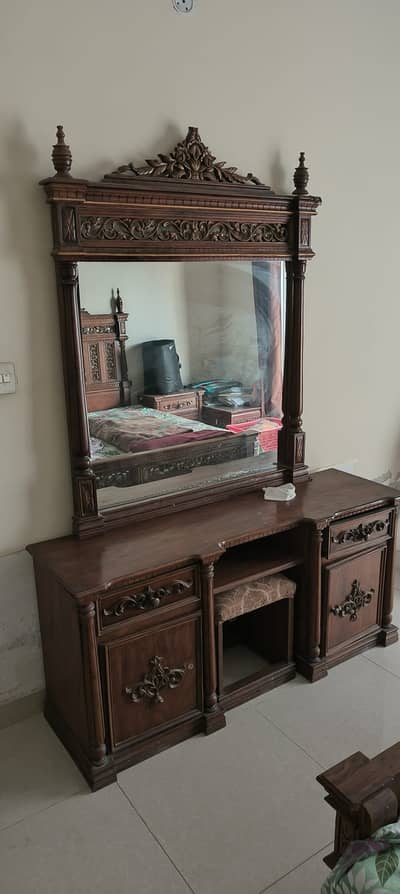 Chinioti Sheesham Wood Dressing Table