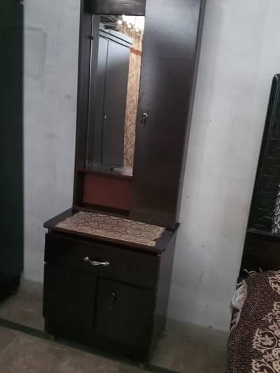 Partex dressing table new condition ha bilkul