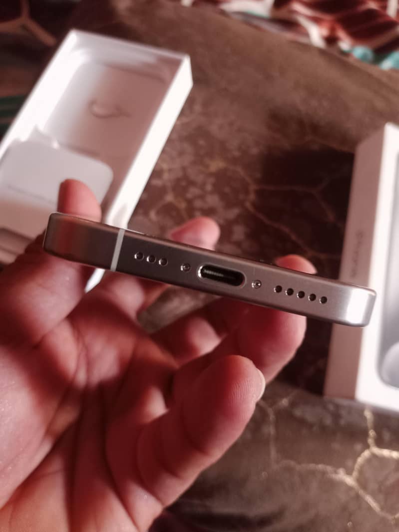 iphone 15 pro 2