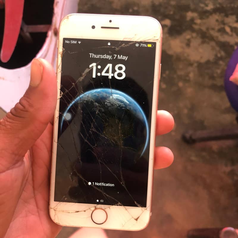iPhone 0