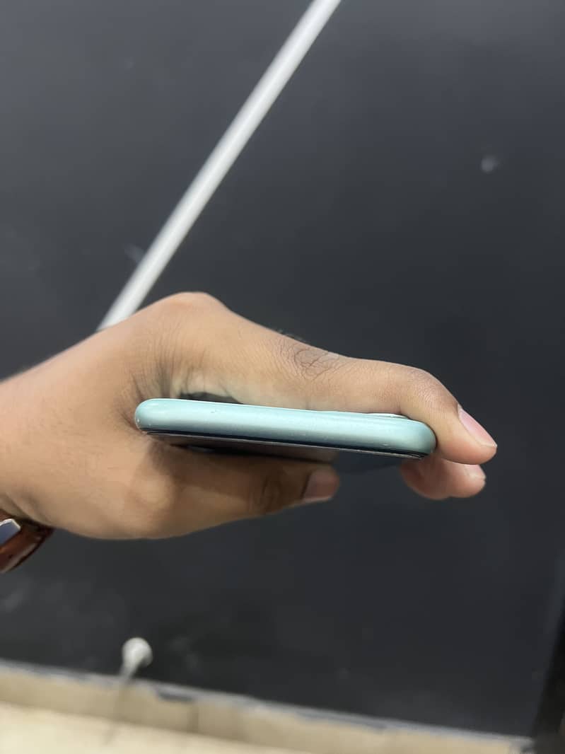 IPHONE 11 JV 4
