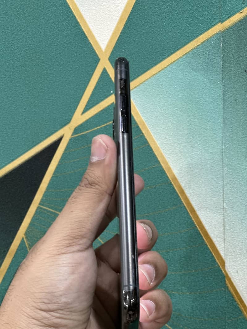 iPhone 11 Pro Max 2